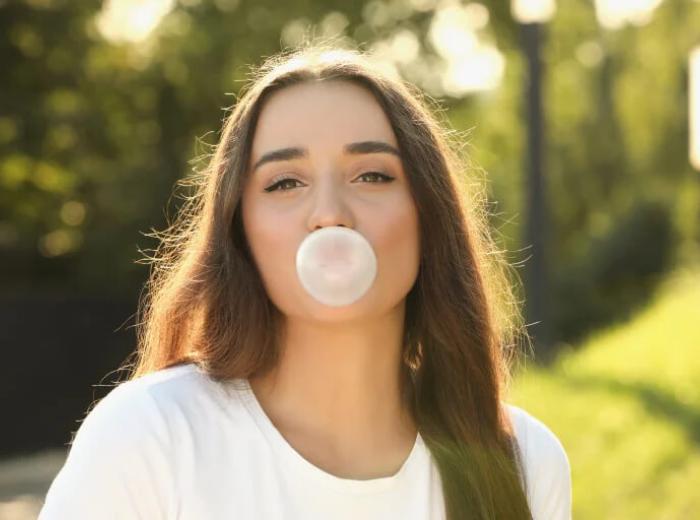 Las Vegas Dentists Explain: How does sugar-free chewing gum prevent cavities?